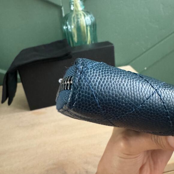EUC Chanel Zip Around Caviar Blue Leather Wallet Aged Silver HW - Picture 8 of 13